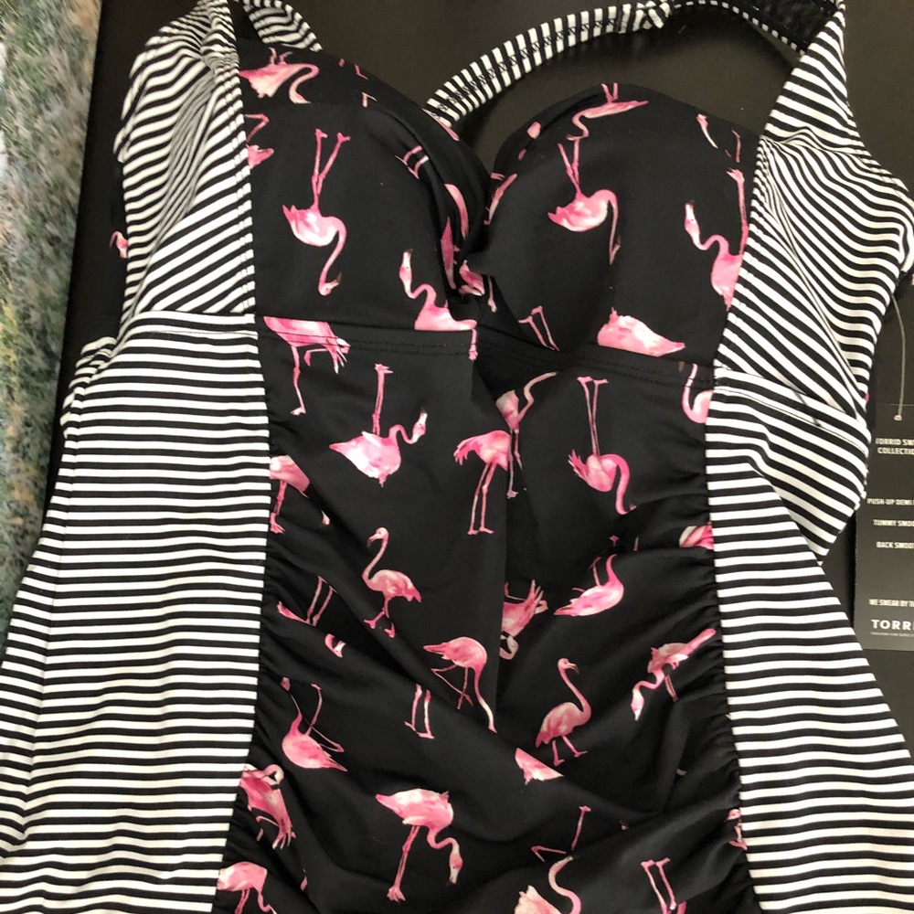 Torrid NWT Sz 1 Tankini Bikini Set